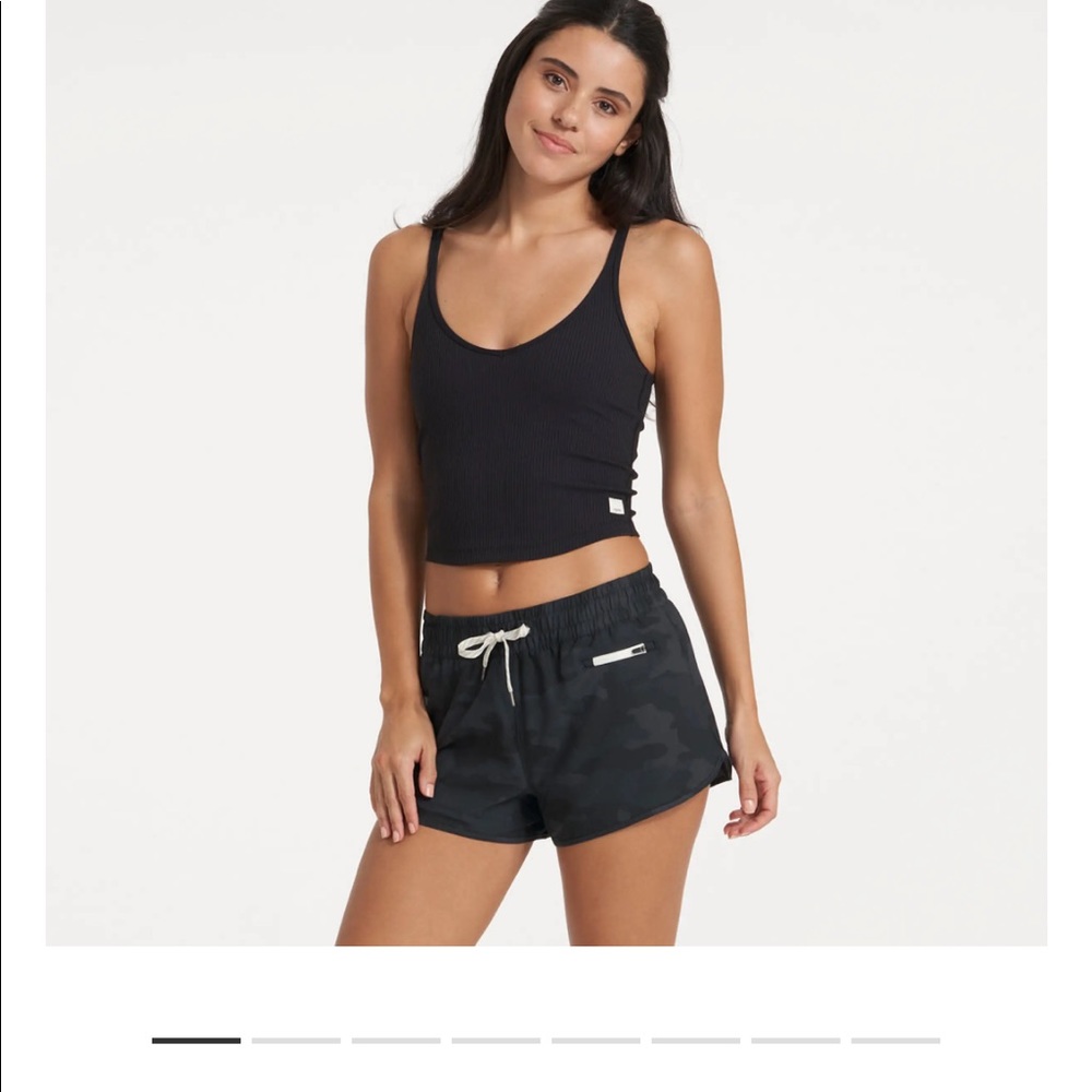 COPY - NWT Vuori Ribbed Crop Top
